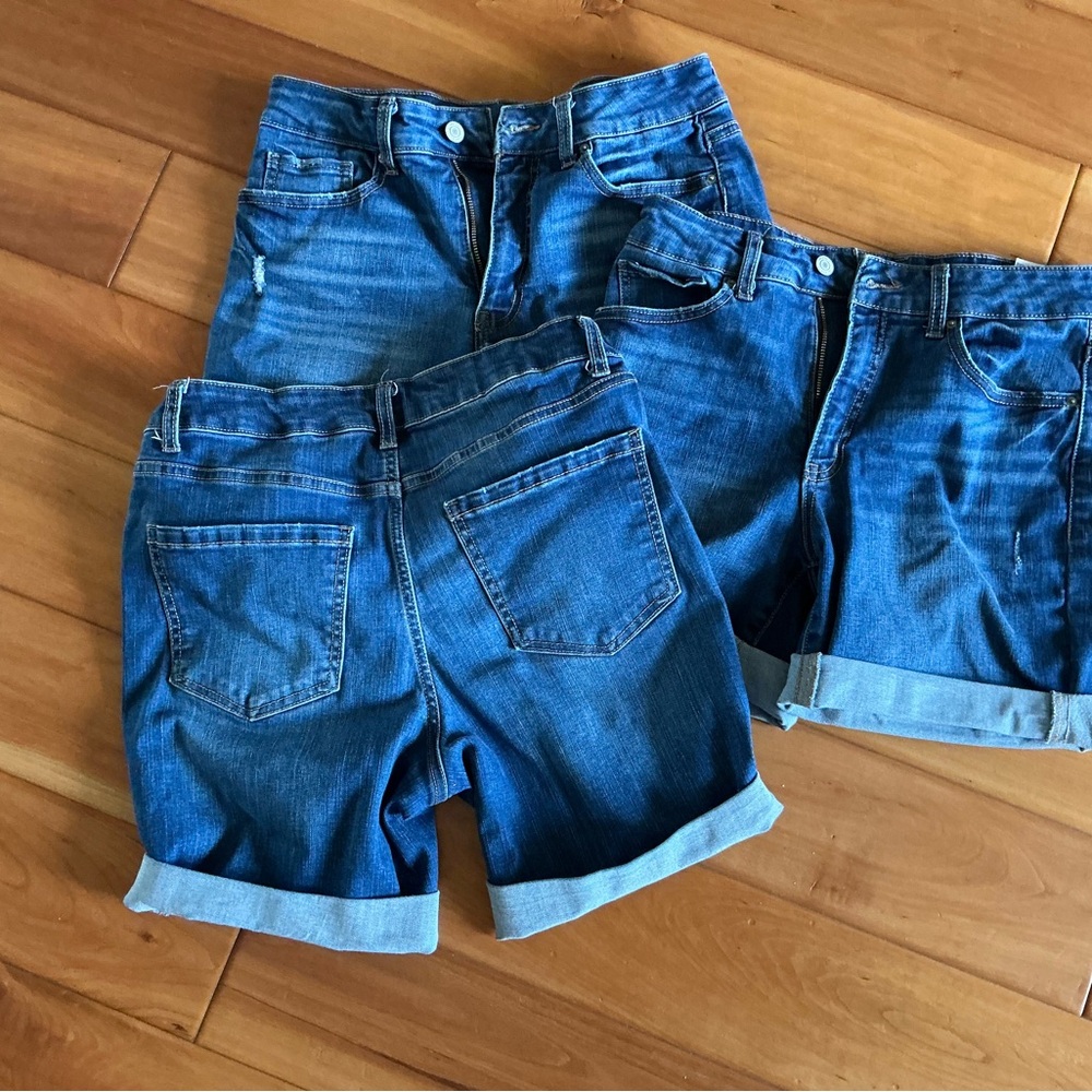 Time and Tru Blue Bermuda Jean Shorts 3 pairs size 8 - Picture 2 of 3